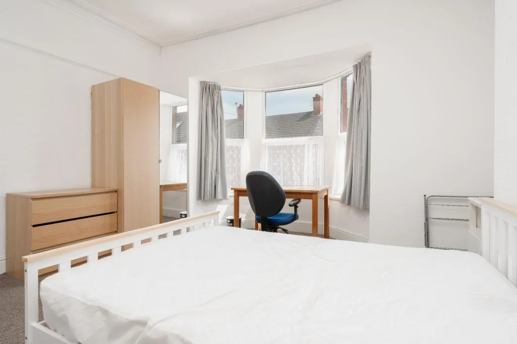 5 bedroom terraced house for rent