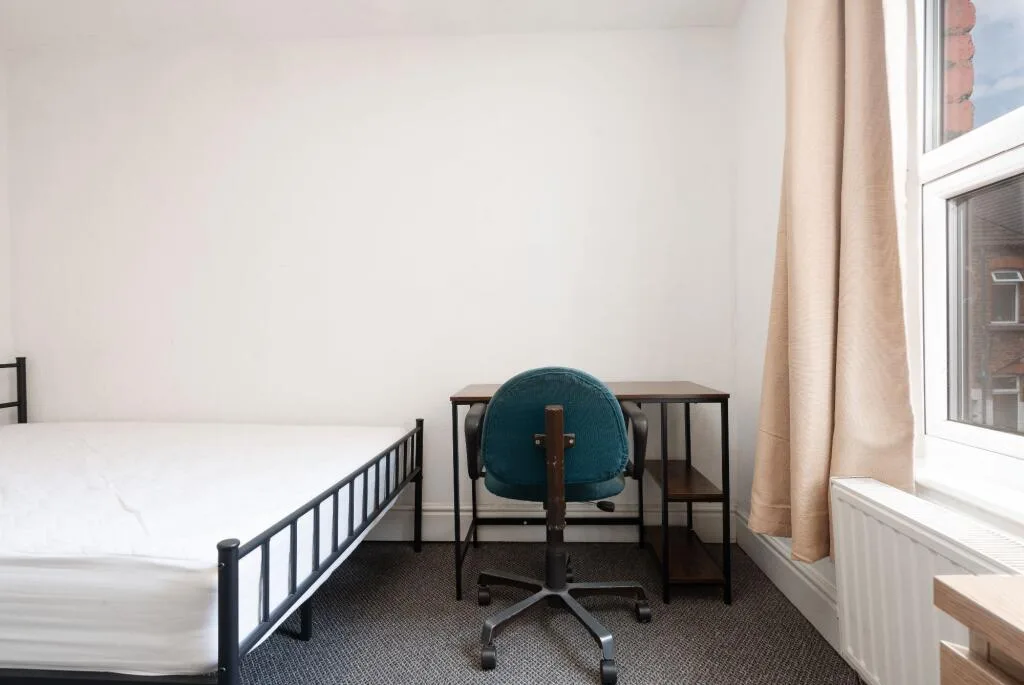 5 bedroom terraced house for rent