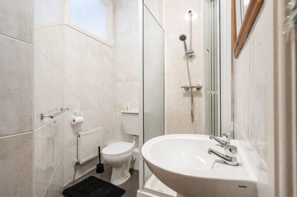 5 bedroom terraced house for rent