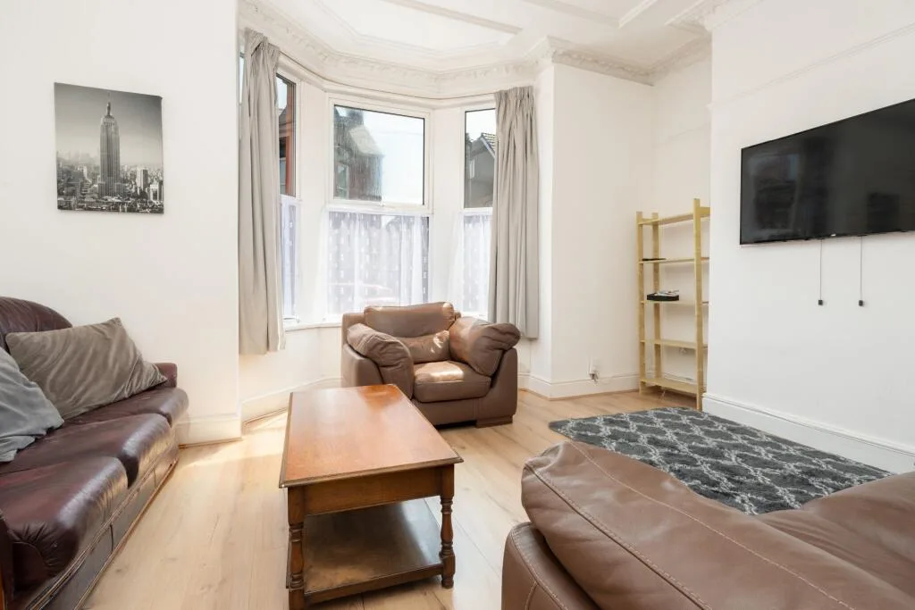 5 bedroom terraced house for rent