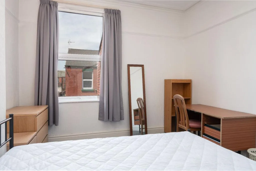 5 bedroom terraced house for rent
