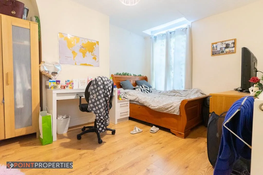 6 bedroom terraced house for rent