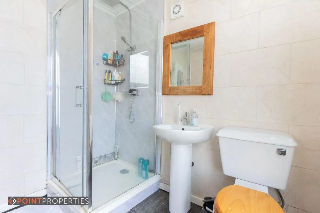 6 bedroom terraced house for rent