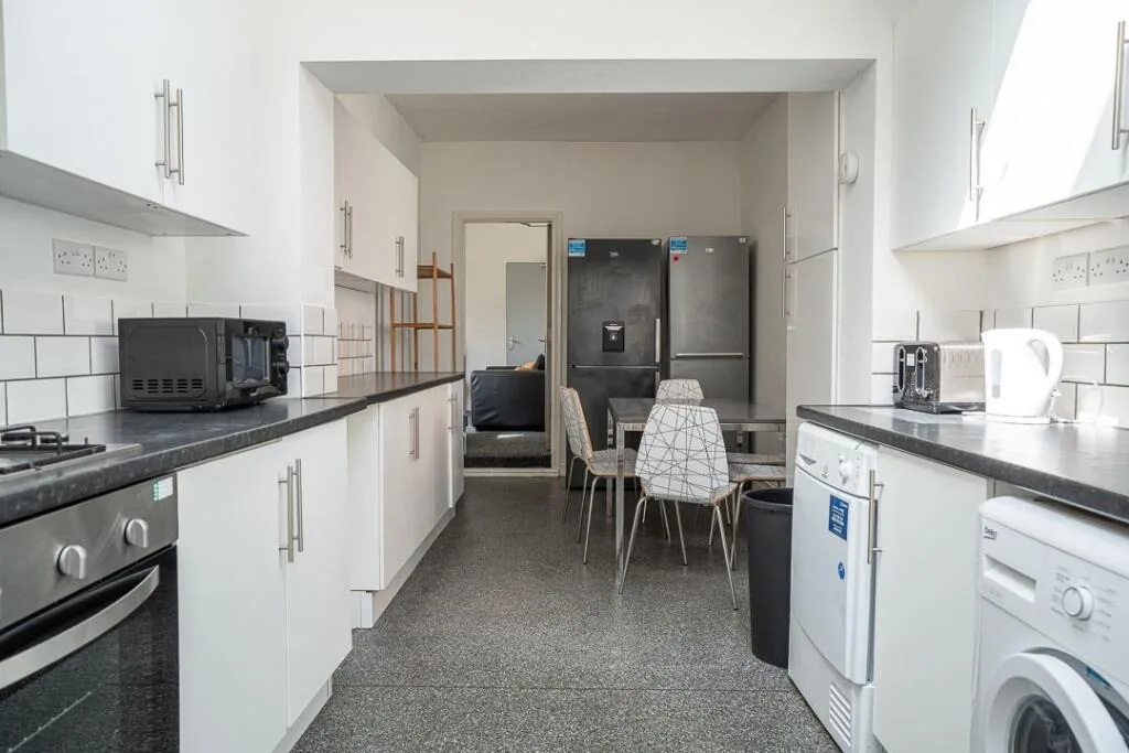 6 bedroom terraced house for rent