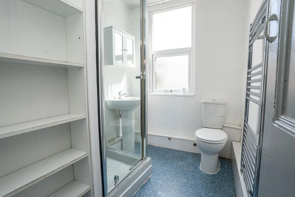6 bedroom terraced house for rent