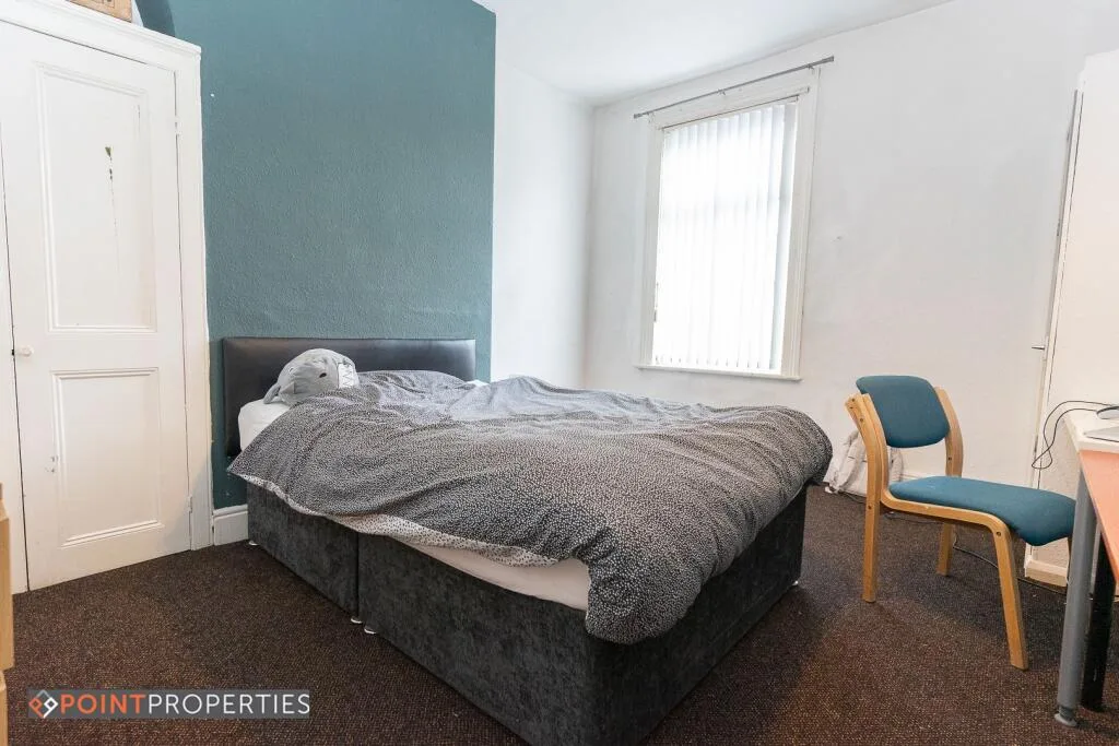 6 bedroom terraced house for rent