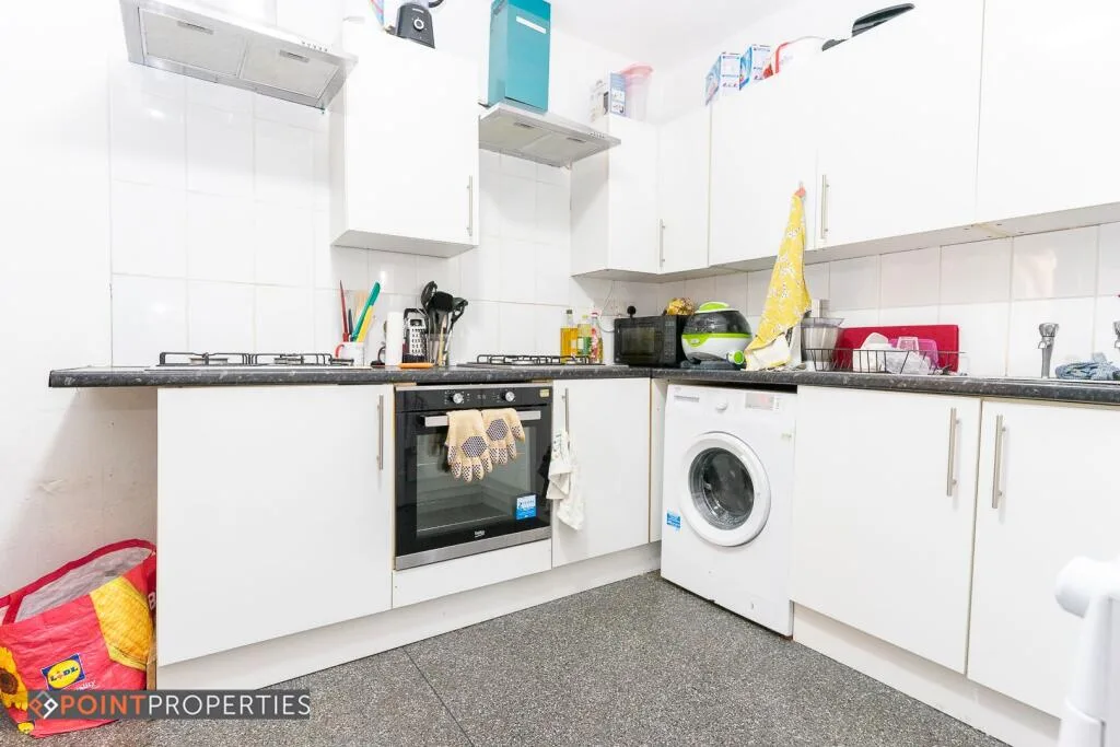 6 bedroom terraced house for rent