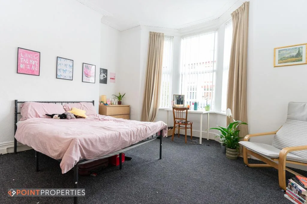 6 bedroom terraced house for rent