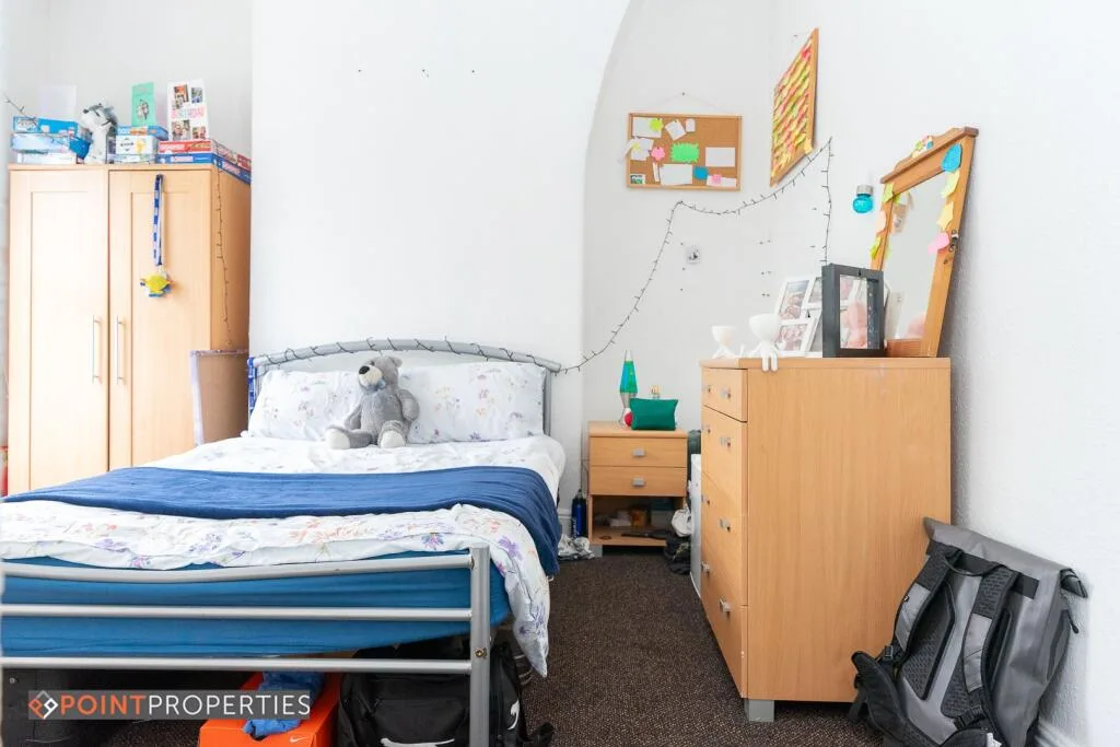 6 bedroom terraced house for rent