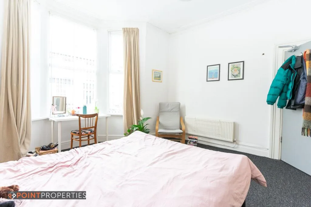 6 bedroom terraced house for rent
