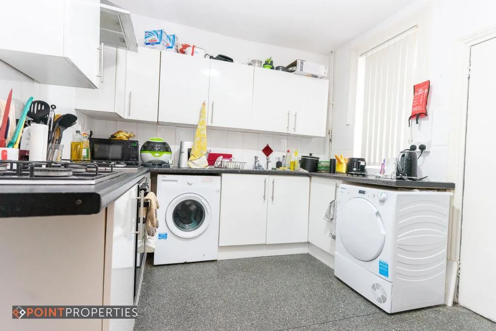 6 bedroom terraced house for rent