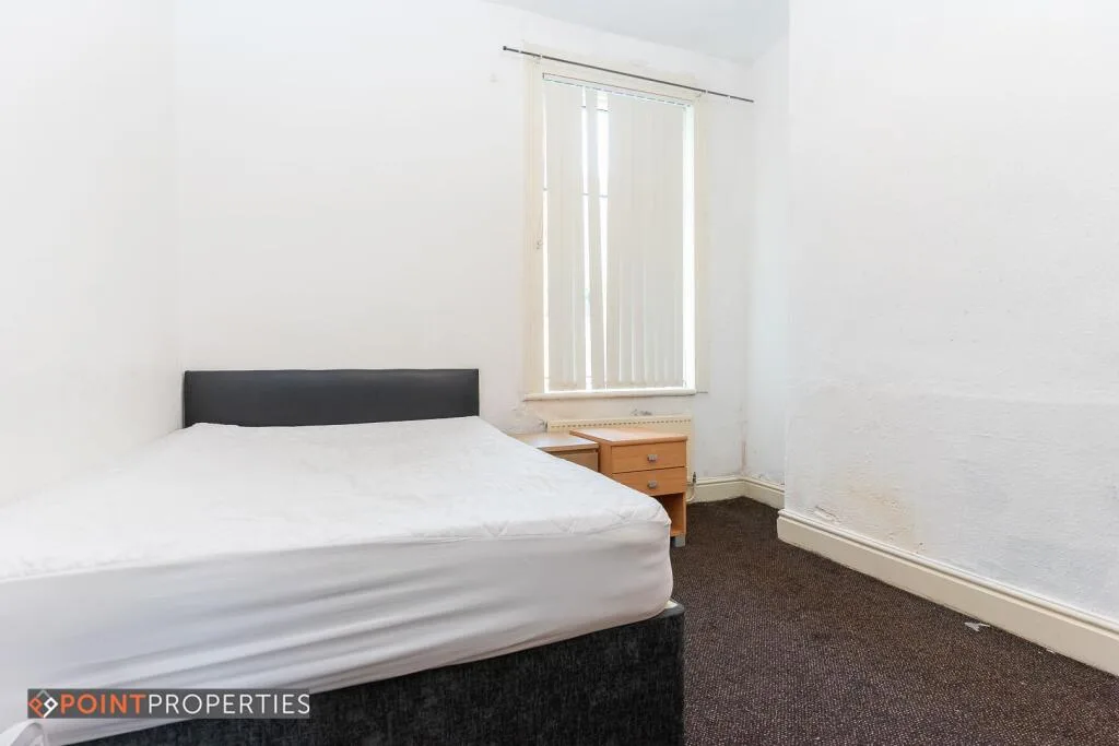 6 bedroom terraced house for rent