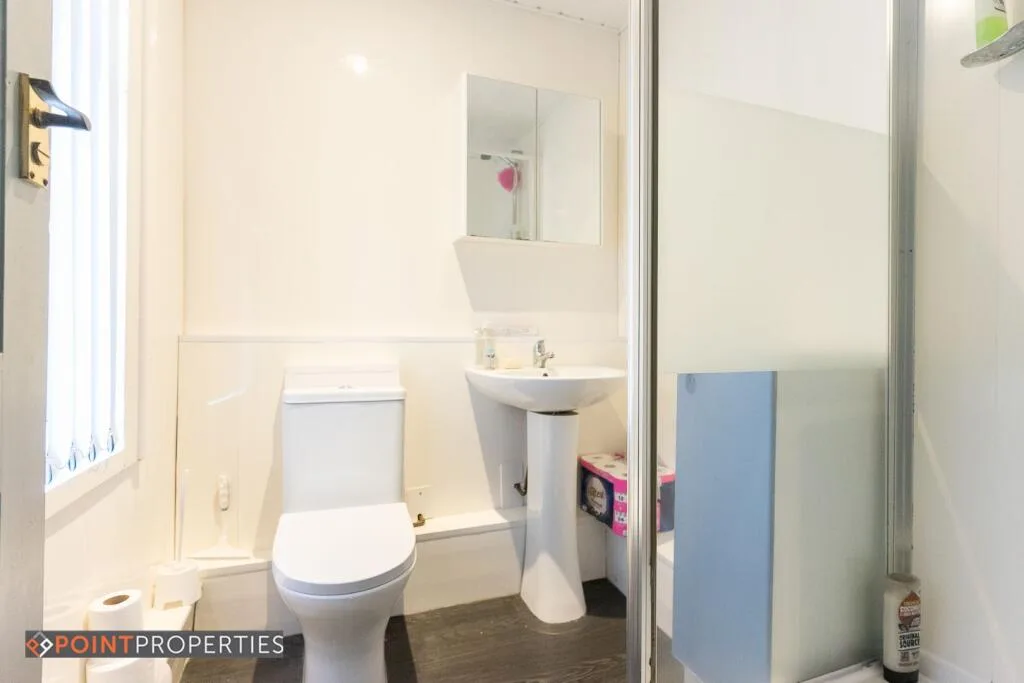 6 bedroom terraced house for rent