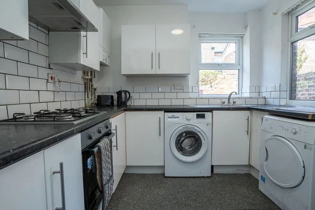 6 bedroom terraced house for rent