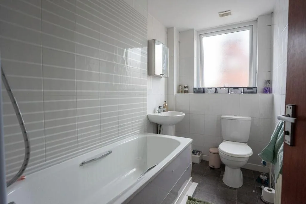 7 bedroom detached house for rent