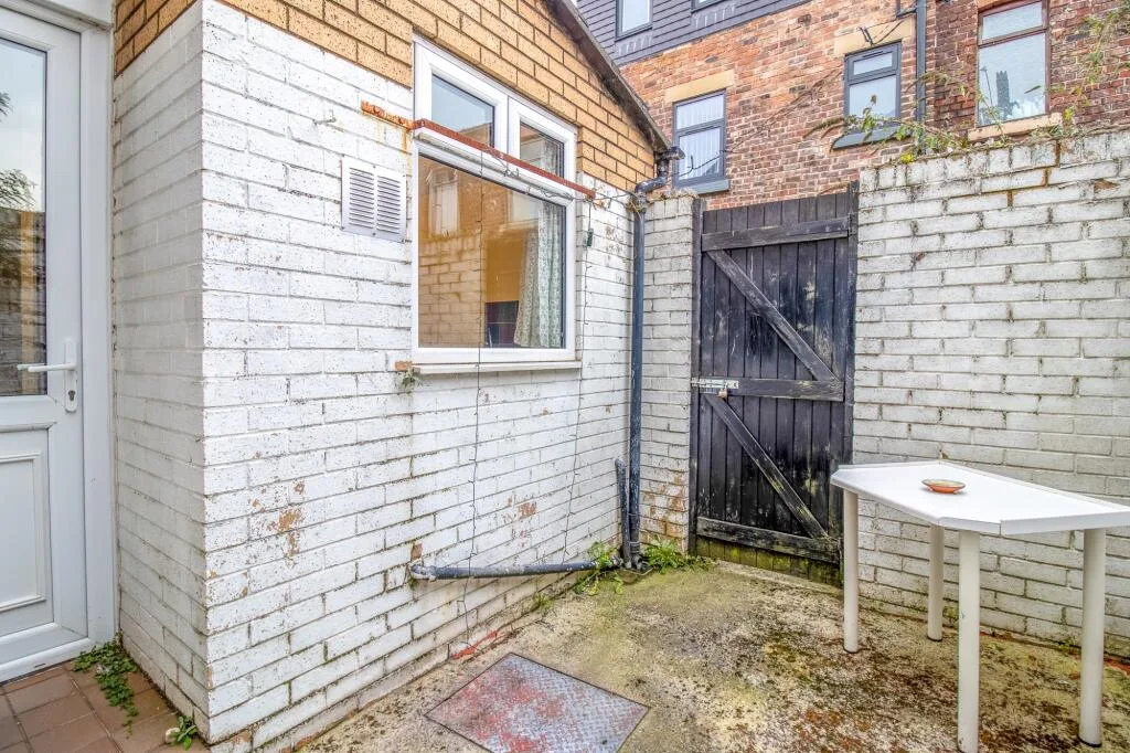 7 bedroom detached house for rent