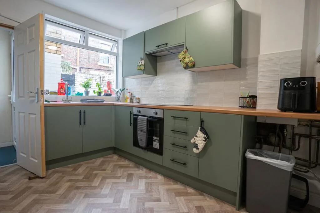 7 bedroom detached house for rent