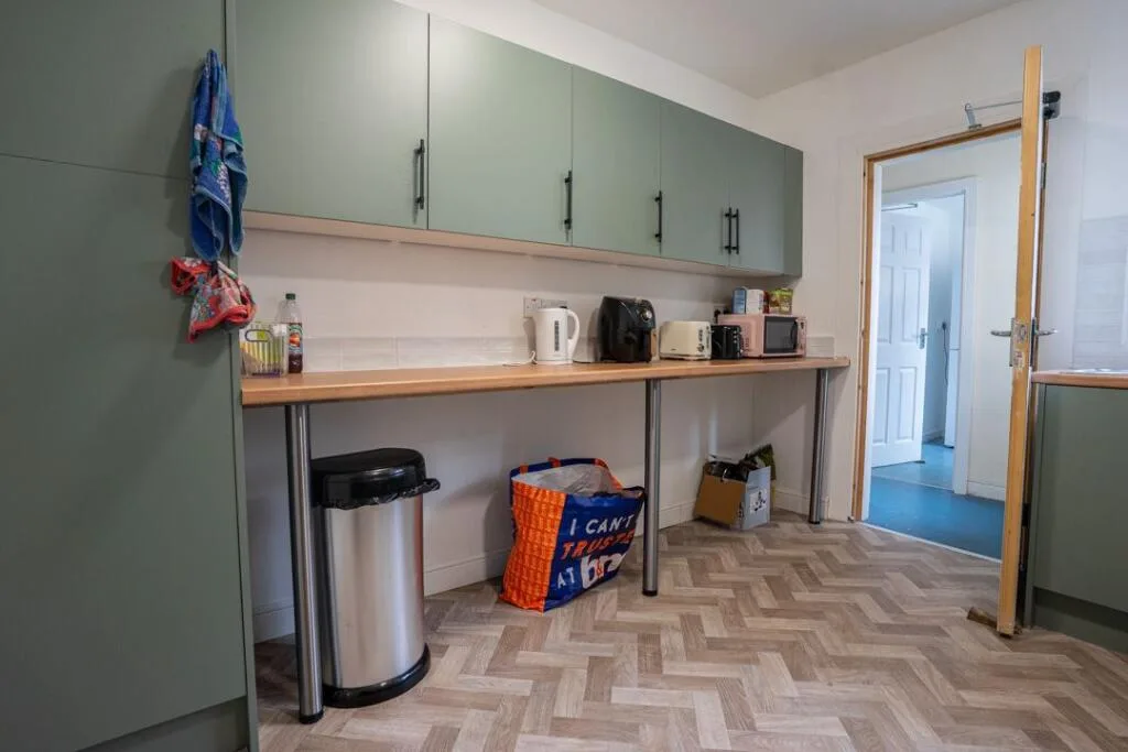 7 bedroom detached house for rent
