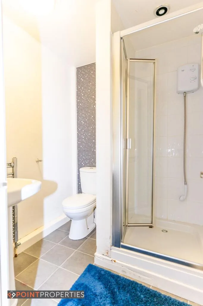5 bedroom terraced house for rent