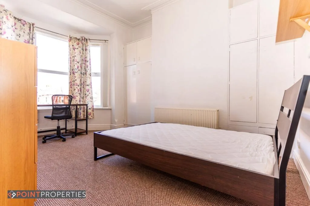 5 bedroom terraced house for rent