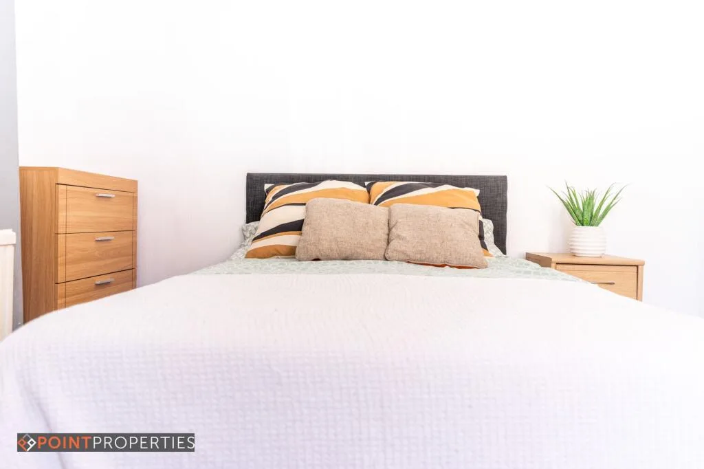 5 bedroom terraced house for rent