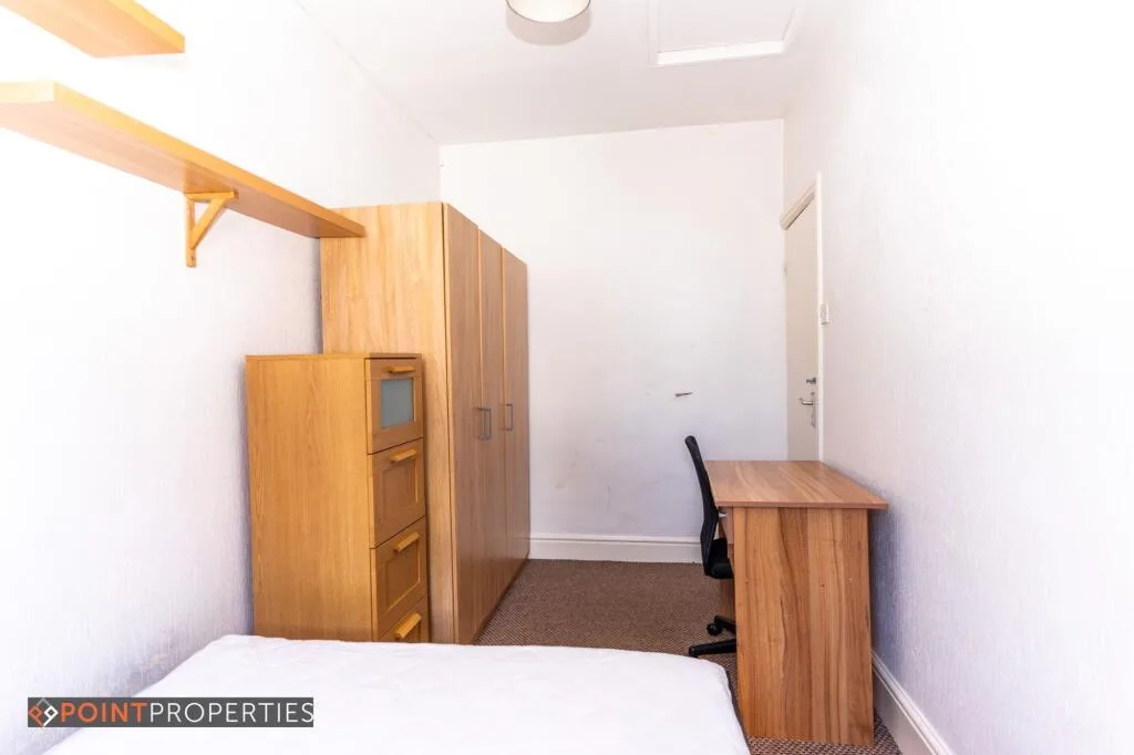5 bedroom terraced house for rent
