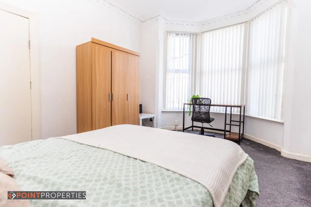 5 bedroom terraced house for rent