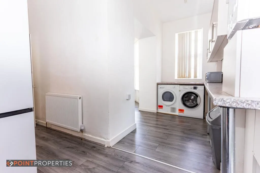 5 bedroom terraced house for rent