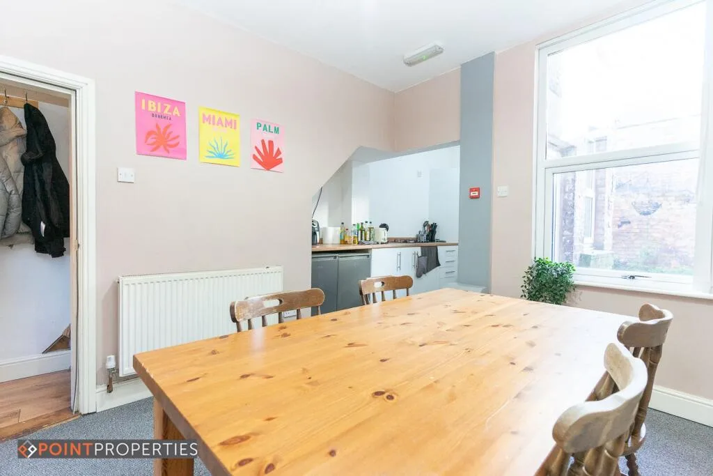 4 bedroom terraced house for rent