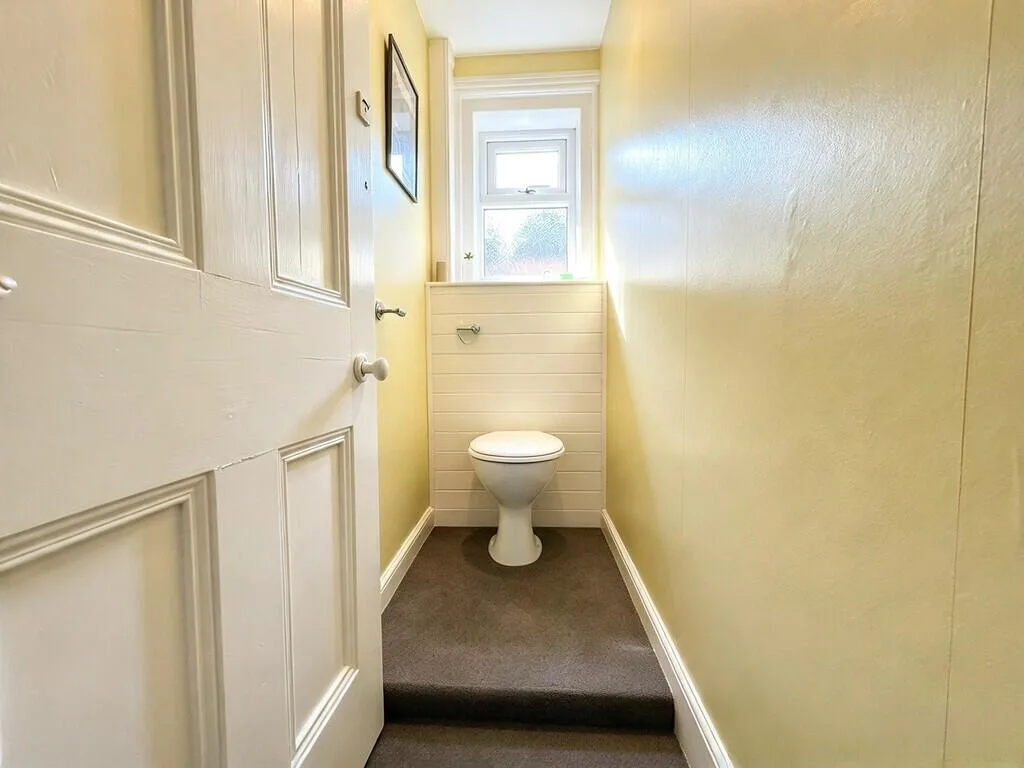 4 bedroom end of terrace house for rent