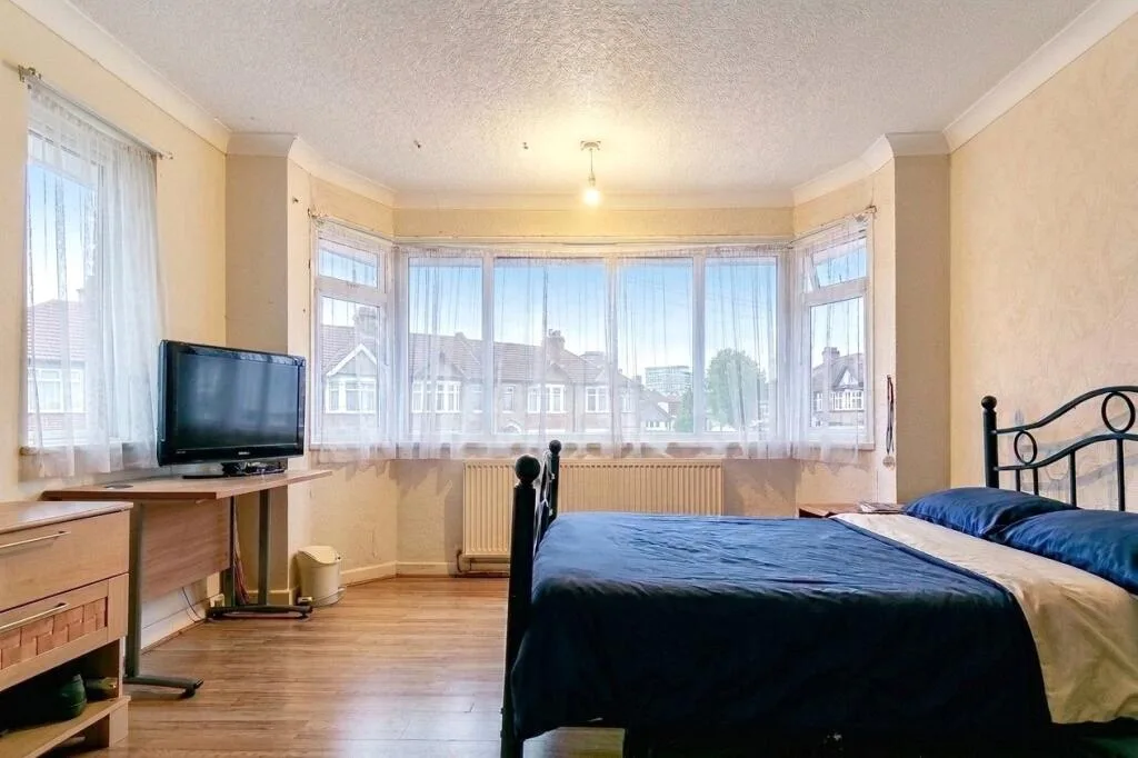 6 bedroom detached house for rent
