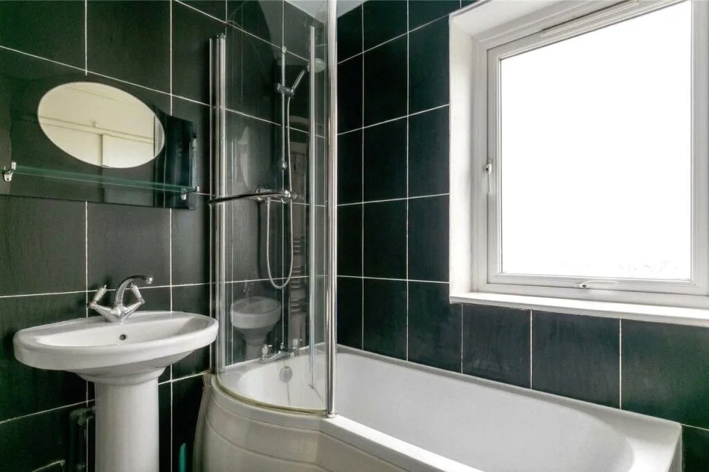 6 bedroom detached house for rent