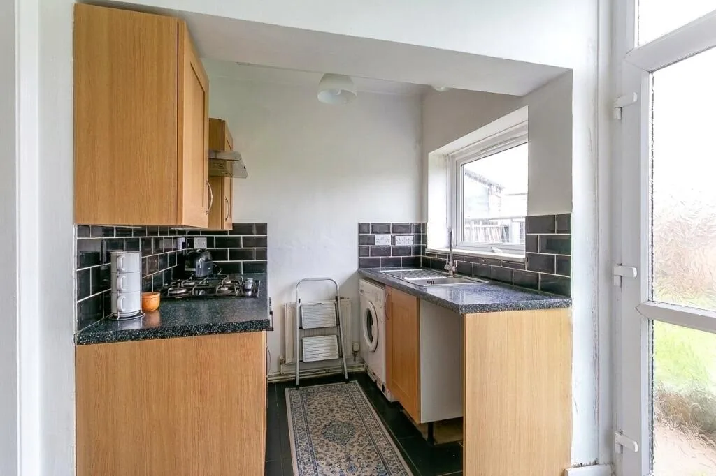 6 bedroom detached house for rent