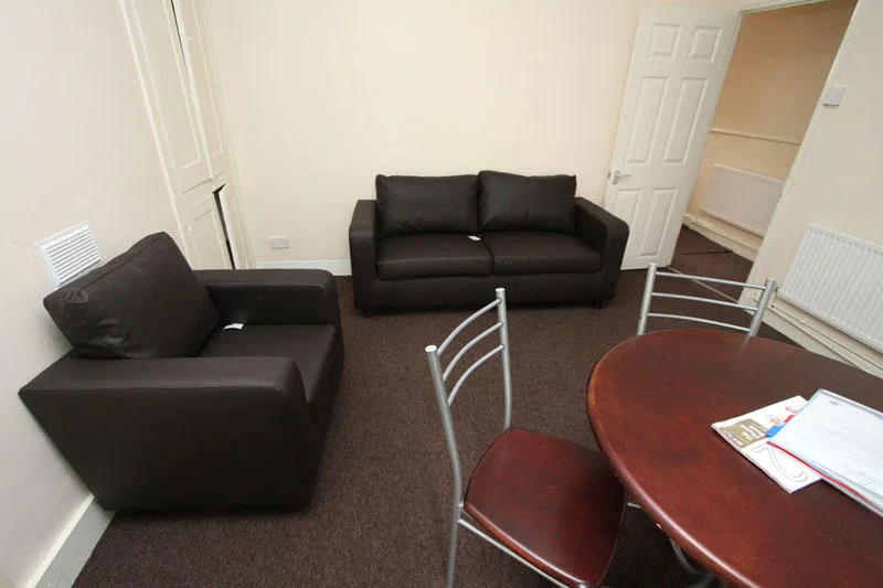 3 bedroom semi-detached house for rent