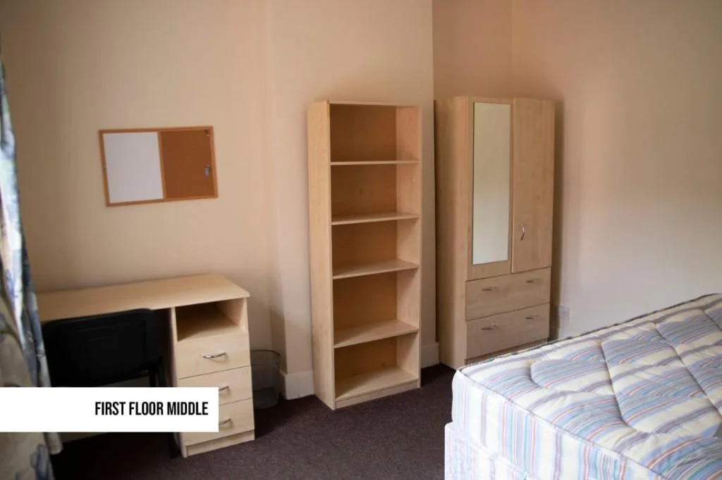 3 bedroom semi-detached house for rent