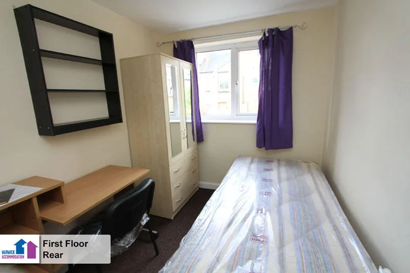 3 bedroom semi-detached house for rent