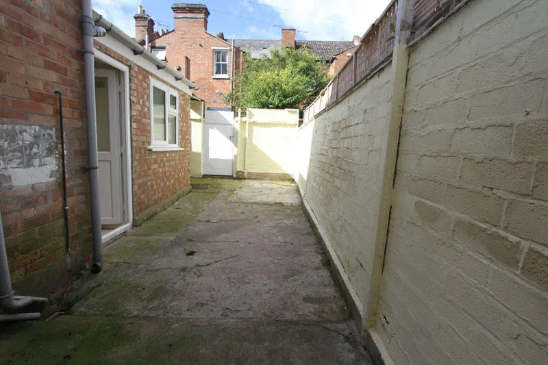 3 bedroom semi-detached house for rent