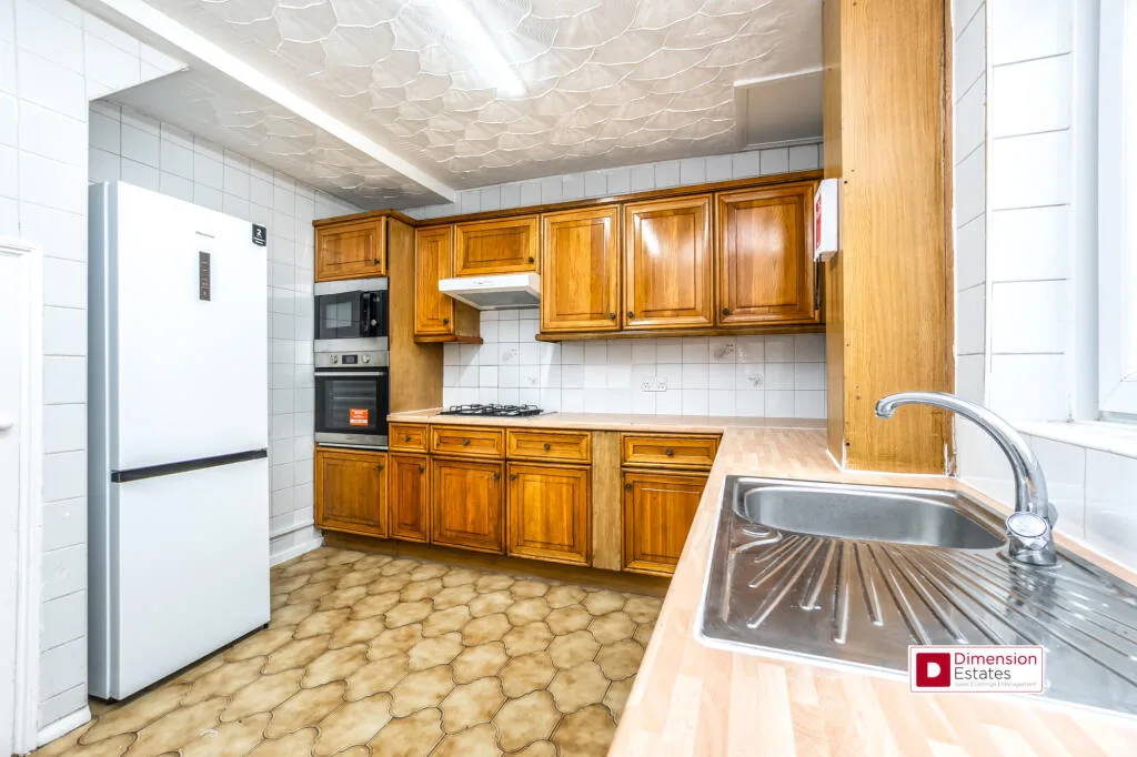 4 bedroom maisonette for rent