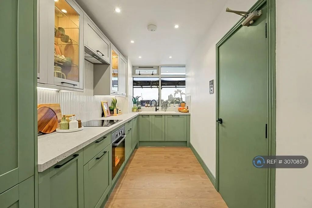 3 bedroom flat for rent