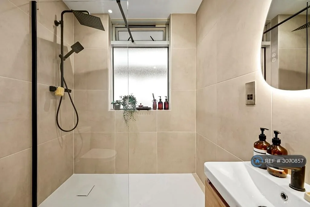 3 bedroom flat for rent