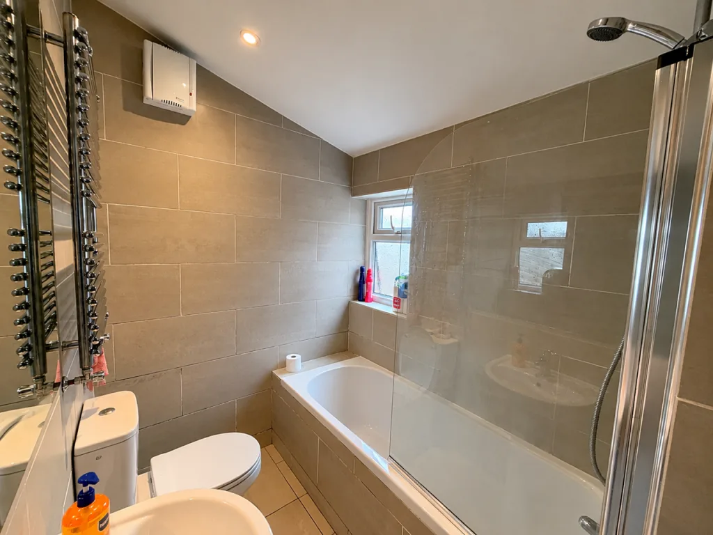 2 bedroom house for rent