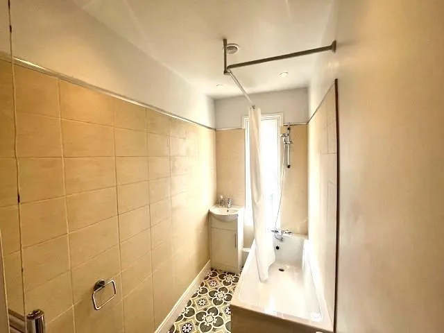 2 bedroom end of terrace house for rent