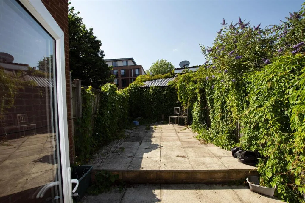 4 bedroom terraced house for rent