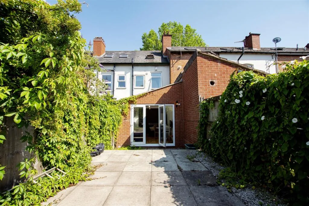 4 bedroom terraced house for rent