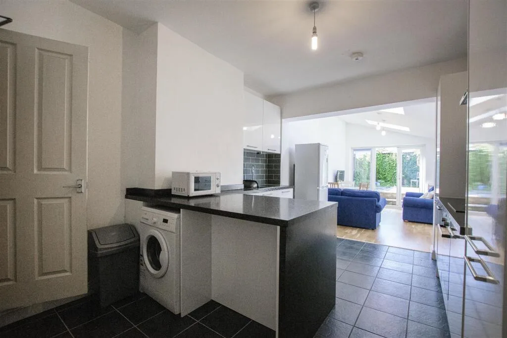 4 bedroom terraced house for rent