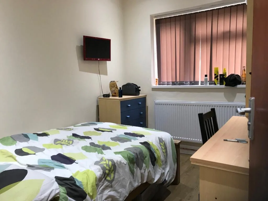 6 bedroom house for rent