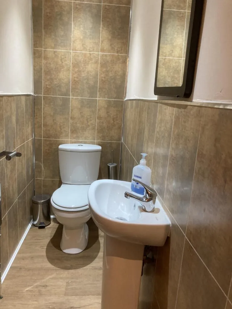 6 bedroom house for rent