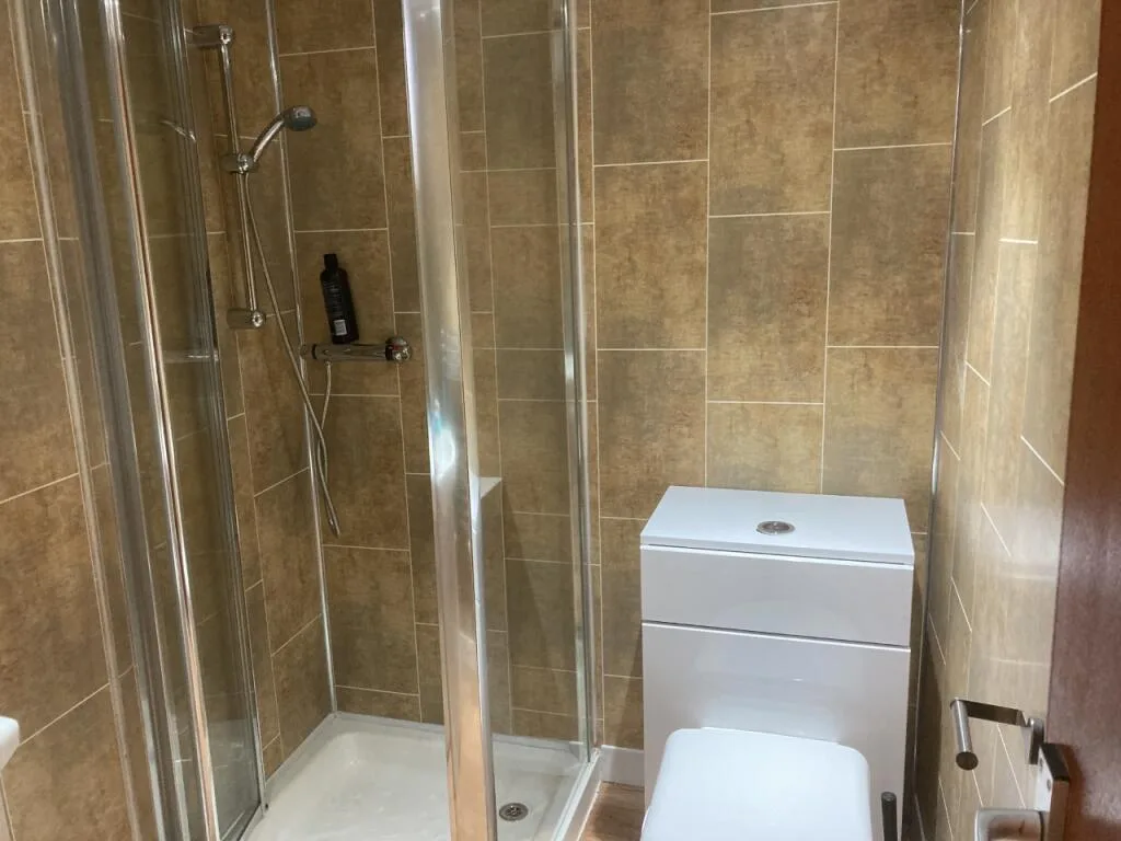 6 bedroom house for rent