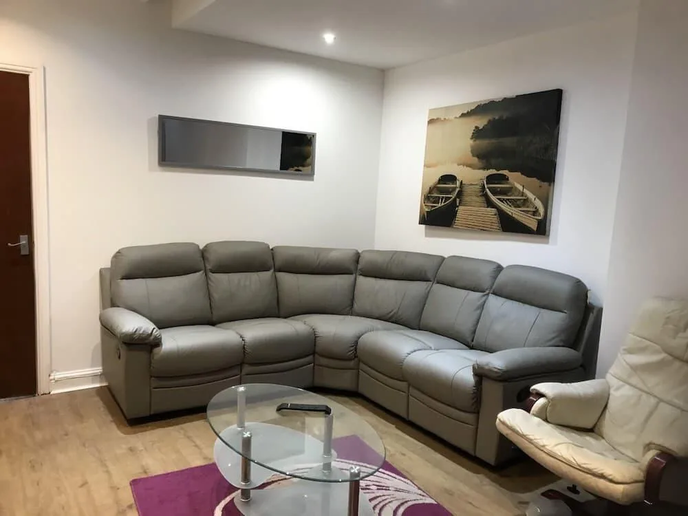 6 bedroom house for rent
