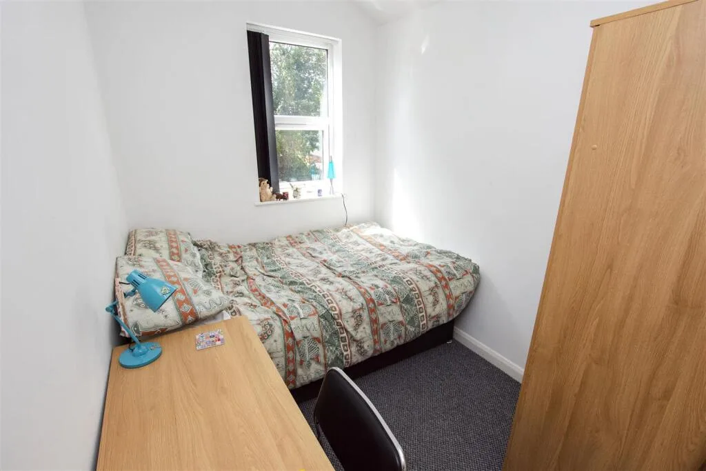 7 bedroom house for rent